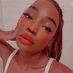 Meet your Posher, Shawana